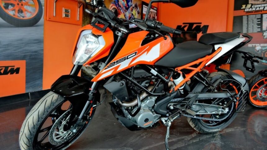 KTM 250 Duke Bike